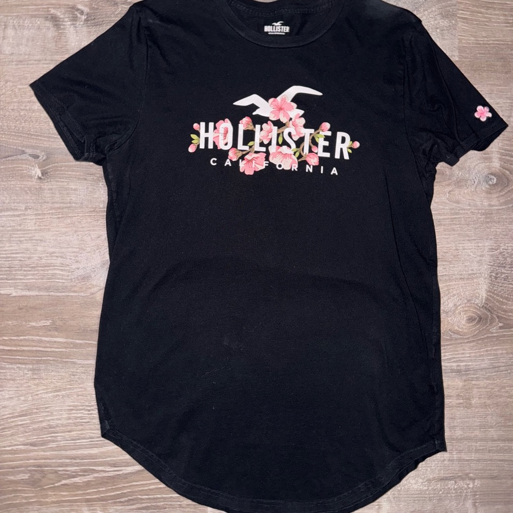 Hollister t-shirt
